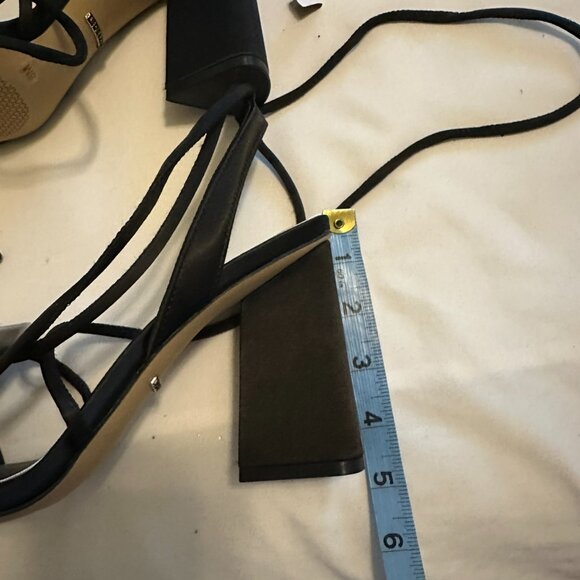 Gianni Bini Dakota Satin Floral Heels – Black w/ Champagne Rose – Size 8M (NEW!) - Picture 3 of 5